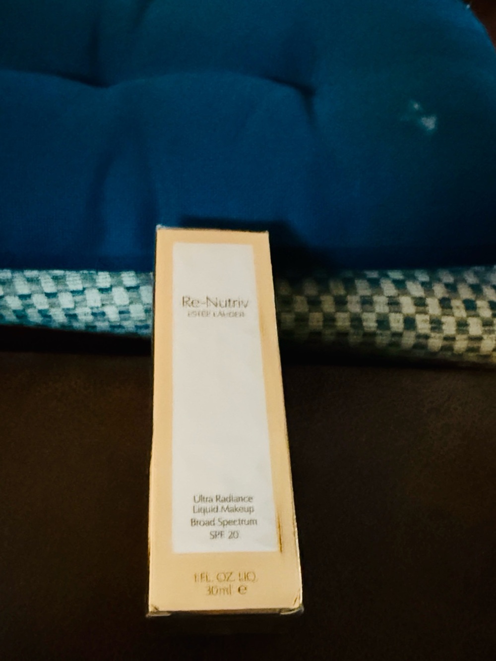 Estee Lauder Re-Nutriv Ultra Radiance Liquid Makeup - Ivory Beige 3N1 NWT